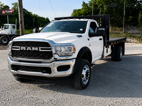 Dodge 5550 Flatbed- White
