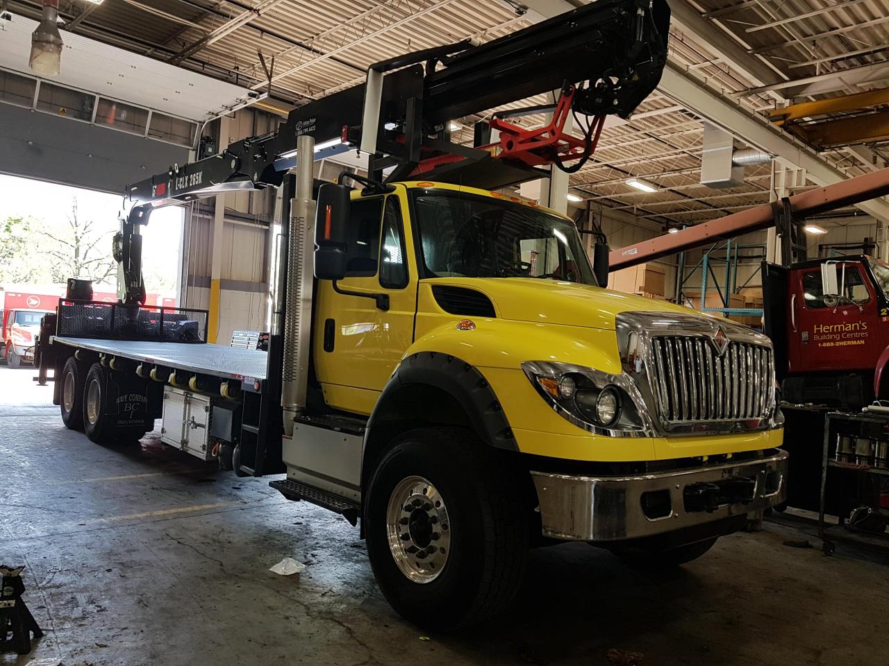 International crane truck delivered to Tediche