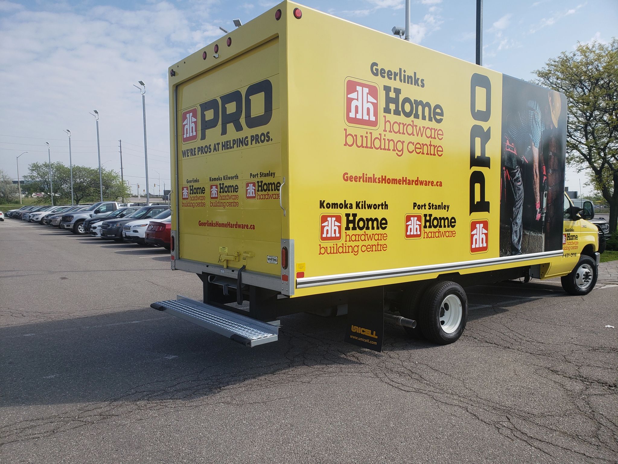 Cube van delivered to Geerlinks Home Hardware Building Centre