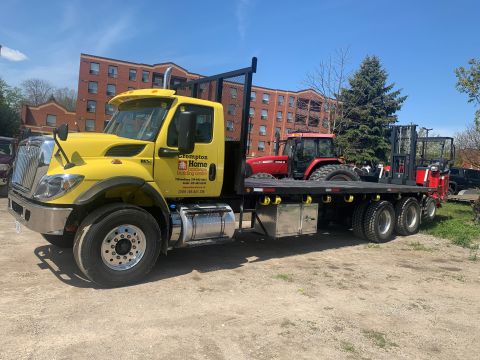 International HV607 Moffett truck delivered to Compton Home Hardware