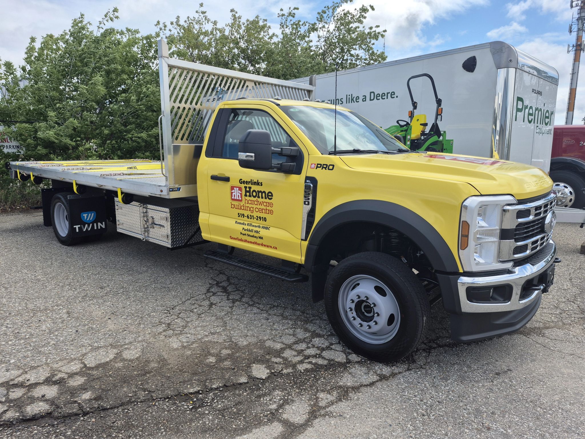 Ford F-550 delivered to Geerlinks